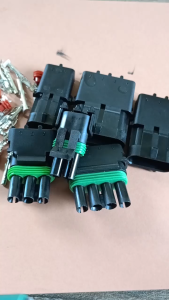 Jack chống nước CN3 đầu cos 2.5 vỏ PA66 dùng thay thế cho điện xe hơi