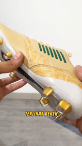 Muhsa.co - Sepatu Bola Pria Catalyst Sparkle Putih-Pink