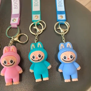 พร้อมส่งในไทย พวงกุญแจ จี้ตุ๊กตาการ์ตูน Labubu PVC ป้องกันการสูญหาย มี4สี ลาบู เบบี้คราย เหมาะกับของขวัญ สําหรับตกแต่ง ป้องกันการสูญหาย แบบสร้างสรรค์