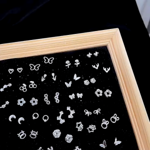 Anting Wanita Motif Simpul Kecil Anti Karat Titanium Small Knot Silver Earrings