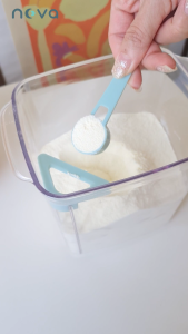 NOVA รุ่น RTBW (สีชา ฝาขาว) กล่องเก็บนมผงสูญญากาศ ป้องกันความชื้น มด แมลง สำหรับใส่นมผง ขนม อาหาร