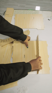 ชั้นไม้ 36 ช่อง ชั้นไม้สำหรับวางอุปกรณ์ ใช้ใส่โทรศัพท์มือถือ ซิม ขวดน้ำหอม หรือเครื่องมือช่าง ชั้นไม้อเนกประสงค์มีวิธีประกอบ