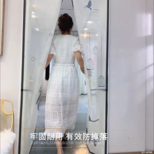 ม่านกันยุง กันยุง ม่านแม่เหล็กกันยุง ติดตั้งง่ายมีแม่เเหล็กทำให้ผ้าม่านปิดสนิท ขนาด 210x90CM ม่านประตูกันยุง ( มีหมุดตะปูแถมให้ในชุด )