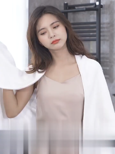 【ชุดสองชิ้น】ผ้าเช็ดตัวแบบใช้แล้วทิ้ง 70x140 ซม + 30*60ซม พกพาสะดวก ใช้ในการเดินทาง ผ้าขนหนูอาบน้ําผืนใหญ่ สำหรับพ พกพา ผ้าขนหนูอาบน้ำแบบใช้แล้วทิ้ง