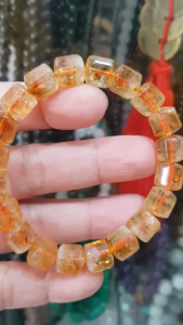 Vòng tay thạch anh Vàng khúc mới đẹp size hạt 6mm rất hợp nữ mệnh kim mệnh Thổ mệnh Thủy chỉ có 580k / 1 vòng ạ