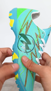 MUHSA.CO-Sepatu Futsal Pria Pink-blue Bubble Gum- Catalyst Spectrum