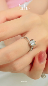 Lulu Moissanite Jewelry - Perhiasan Wanita Cincin Berlian Moissanite 1 Carat Lapis Emas 18K - Abigail Round Cut Moissanite Ring 1 CT Sertifikat GRA