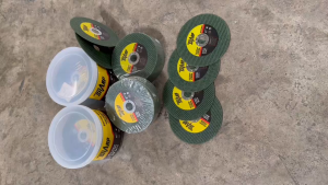 ใบตัดเหล็ก ใบตัดสเตนเลส4นิ้ว(25แผ่น 50แผ่น) ใย2ชั้นเกรดพีเมียม (ขนาด107mm X 1.2mm X 16mm)