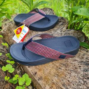 Fitflop Surfa 30สีมาไหม่สำรับผู้ชาย&ผู้หญิ่งSize 36---44รองเท้าเพื่อสุขภาพพื้นนุ่มสายสลิงใส่ทนทานใส่สวยใส่สบายมากรับรองสินค้าตรงปกสินค้ามีในไท