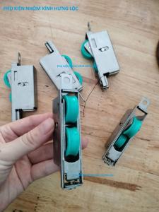 [Tải 125kg] Bánh xe cửa lùa hệ 55 - Bánh xe đôi xanh chịu tải có tăng chỉnh