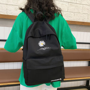 LiShops ใหม่ กระเป๋าเป้สะพายใช้งานสะดวกสบาย ทรงสวยเรียบง่ายใช้งานคุ้มค่ามากับงานปักสวยๆมี 5 สีพร้อมส่ง