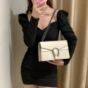 Retro Style Fashion Chain Shoulder Bag for Women Snake Pattern Crossbody Small Square Bag Trendy Accessory2026