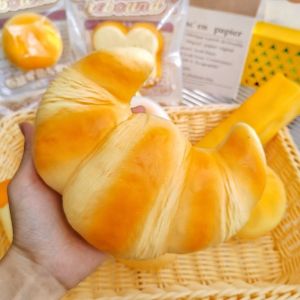 FLYING Slow Rebound Squeeze Toy Sticky Croissant Stress Relief Toy  Soft Anti-anxiety toys for Adult Kids