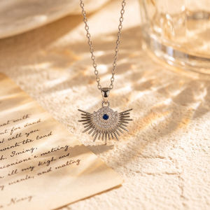 Fashion necklace pendant - Luxury and exclusive small-scale collar chain accessory 复古风眼睛项链女轻奢小众铜镶锆吊坠百搭精致锁骨链饰品