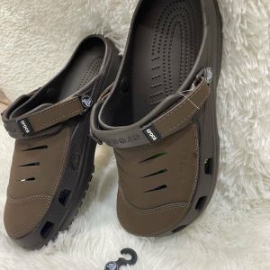 รองเท้าหัวโต Outlet แท้ พร้อมส่งในไทย Men Shoes Crocs Yukon Vista Clog For Men รองเท้าแตะผู้ชาย รองเท้าหัวโตผู้ชาย รองเท้าหุ้มหนัง สำหรับผู้ชายรองเท้าเบาพื้นนิ่ม