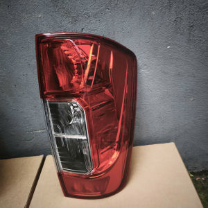 ĐÈN HẬU/ĐÈN PHANH NISAN NAVARA 2015-2020