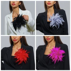 MIIQNUS Big Brooch Feather Corsage Brooches Elegant Multicolor Flower Lapel Pins Fashion 18CM Feather Badge Wedding Party