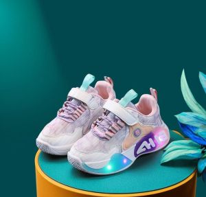 🔥พร้อมส่งจากไทย🔥 รองเท้าเด็ก ใหม่ ไฟ LED สีสันสดใส กีฬายามว่าง