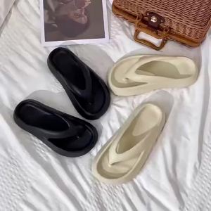 [Free Shipping] Womens Summer Outdoor Flip-Flops New Thick-Soled Non-Slip Beach Sandals with Platform Sole for the Beach