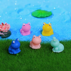 Mini Frog Garden Decor Green Frog Figurines Miniatures Tiny Plastic Frogs Garden and Home Drcor