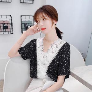 QKKshop ยืนหนึ่ง🎀❗️ เสื้อแฟชั่นแต่งลายฉลุตรงคอ✨ เพิ่มกิมมิคด้วยลายจุดสีขาว✨ มี 2 สีสุดกร้าวใจ💞🍒 ใส่แล้วให้ลุคคุณหนู เรียบหรูดูแพง🌟