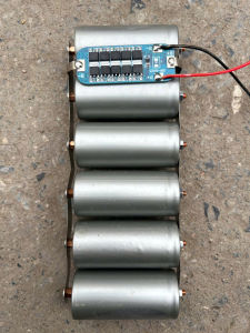 Phụ kiện đèn năng lượng mặt trời đã lắp mạch bảo vệ pin dùng cho đèn từ 25w đến 2000w có nhiều phân loại.