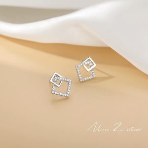 🔥พร้อมส่ง 🔥 BYB ต่างหู be your bag ก้านเงินแท้ S925 สีเหลี่ยมซ้อนเล่นมุมเก๋ๆ ขนาดเล็ก  Code 2106 (B5)