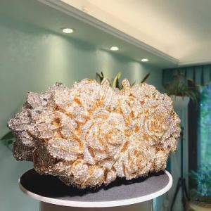 Hollow Rose Diamond Dinner Bag Metal Hard Womens Bag Annual Party Evening Dress Bag Foreign Trade Banquet Diamond Clutch