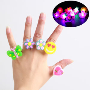 Đồ chơi noen- Combo 2 nhẫn phát sáng lấp lánh rực rỡ (2 cái)