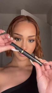 Son Lì Dạng Bút Mỏng Nhẹ Lâu Trôi 12 Tiếng M·A·C Powder Kiss Velvet Blur Slim Stick 2g
