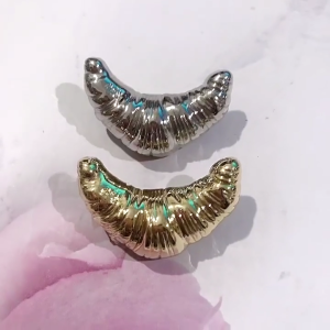 Croissant Brooch Pins Fashion Corsage Pin Alloy Brooches Pins Cloth Suitable for Women Clothing Bag Decoration