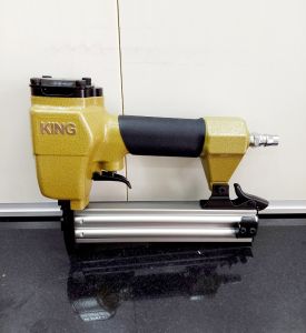 Súng bắn đinh dùng hơi kingtony F30