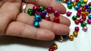 กระพรวน 8 มิล 500 ชิ้น / 1000 ชิ้น กระดิ่ง กระพรวนขนาด 8 มิล มีขนาดเล็กและเสียงเบา เน้นเสียงดัง ไม่แนะนำกระพรวนรุ่นนี้