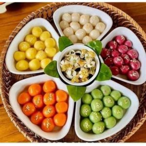 Bộ bát đĩa hình hoa mai 5 cánh nhựa phíp trắng bóng bao gồm 5 đĩa cánh hoa 1 bát 1 khay Vuadienmay