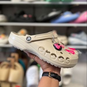 //Buy1pair Free 2 Jibbitzs=50฿// Crocs Classic Clog (6 Colours)  รองเท้าแตะผู้หญิ่ง&ผู้ชาย  รองเท้าผู้หญิงแบบรัดส้น รองเท้าแตะลำลอง รองเท้าครอส์ รองเท้าเผื่อสุขภา