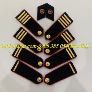 Cầu vai bảo vệ gạch đồng và ve áo màu xanh đen