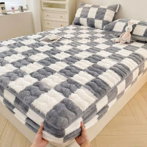 Class A High-End Arctic Fleece Bed Sheet Thickened Quilted Coral Fleece Bedspread Single Piece Simmons Mat New Milk velvet bean cotton bed sheet checkerboard