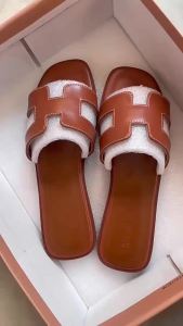 2026 New Ins Trend Summer Sheepskin Pattern Sandals Fashionable Beach Flat Versatile Slip-On Sandals For Women