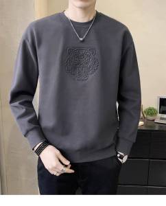 เสื้อแขนยาวผู้ชายเสื้อยืดผู้ชายเรียบง่ายสวมใส่สบายๆคอกลม Man Clothing