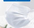 DISPOSABLE FACE MASK 3ply 50pcs MASKER MEDIS SURGICAL WARNA PUTIH BOX WHITE CARE ISI 50 pcs. 