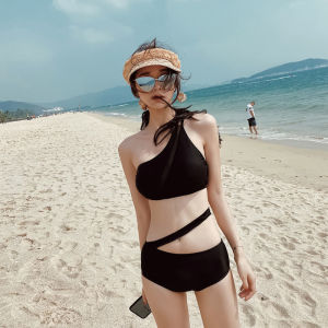 พร้อมส่งมีปลายทาง ชุดว่ายน้ำสวยๆ ปาดไหล่ข้าง