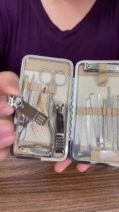 Bộ Cắt Móng Tay 19 món Cao Cấp thép không Gỉ - Dụng Cụ Chăm Sóc Tay Chân Làm Móng Kéo Nhíp Ngoáy Tai Vuadienmay