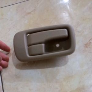 Hendel Handle Dalam Pintu Isuzu Panther Warna Cream Sebelah Kanan Original
