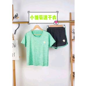 2 pcs/ 1 set summer fitness yoga set women daisies print casual sports suit short sleeve crop top gym shorts 现货小雏菊两件套短袖T恤短裤休闲运动服女