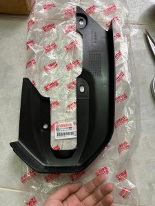 Hộp che sên dưới zin hãng xe Exciter 2010-135.