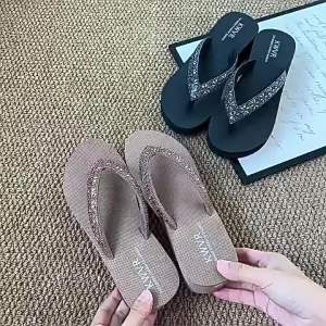 [Free Shipping] Summer Rhinestone Wedge Flip-Flops Fashionable Rhinestone Vacation Outdoor Sandals Thick-Soled Height-Increasing Comfortable Beach Shoes