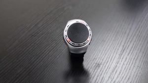 ลำโพงนาฬิกาข้อมือพกพา แสงไฟเท่ รองรับบลูทูธ ฟังเพลงกีฬา วิทยุ FM 500mAh กล่องวิทยุ FM ชาร์จ USB