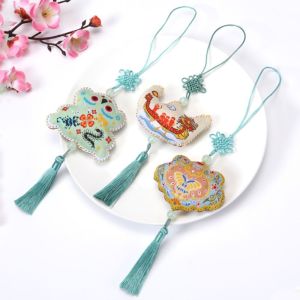 GFNIE6 Retro Kite Sachet Hanging Decoration Flower Embroidery Chinese Style Sachet Pedant Necklace Traditional Cartoon Hanging Sachet Pendant Home Decor