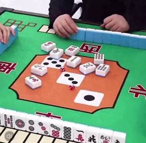 Household mahjong tablecloth mat square thickened sound-silencer wear-resistant non-slip water hand washing pad can be customized家用麻将桌布垫子正方形加厚消音耐磨防滑可水洗手搓麻将垫可定制
