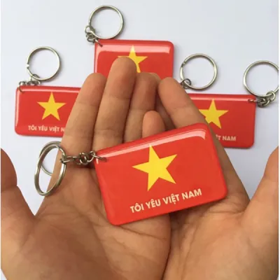 Móc khóa logo cờ việt nam hình cờ tổ quốc tự hào không thấm nước tách lớp bong tróc độ bền tính theo năm